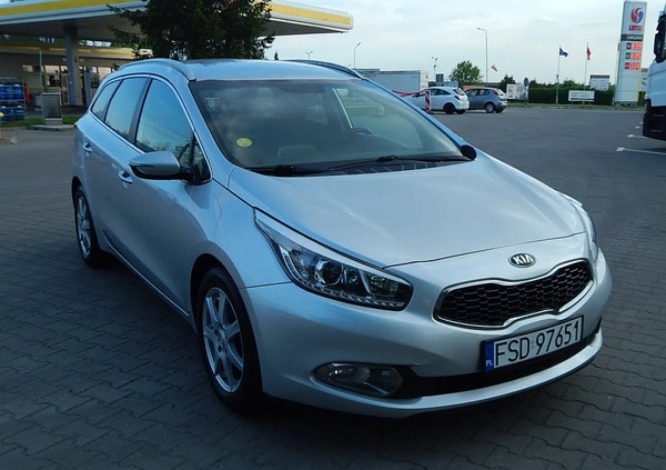 Kia Ceed cena 27000 przebieg: 191816, rok produkcji 2012 z Drezdenko małe 781